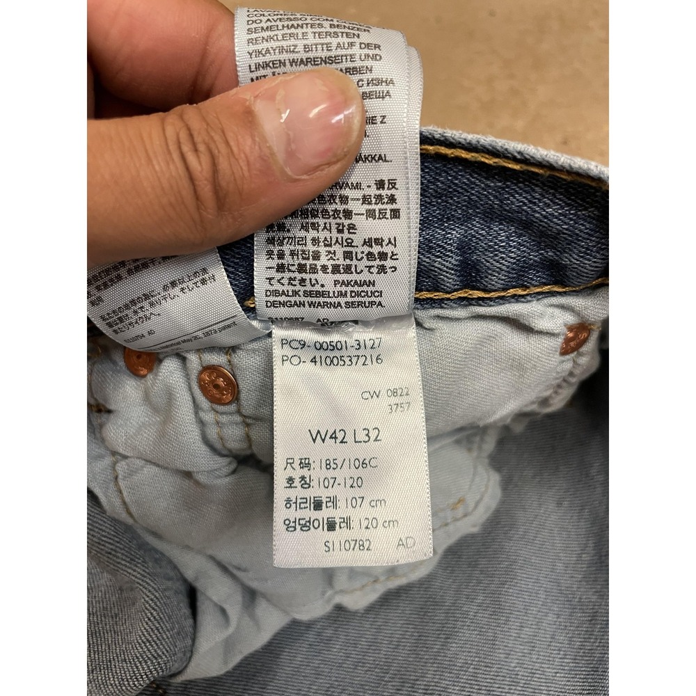 Levis 501 Jeans Mens 42x30 Medium Wash Blue Straight Leg Button Fly Distressed - Picture 9 of 16
